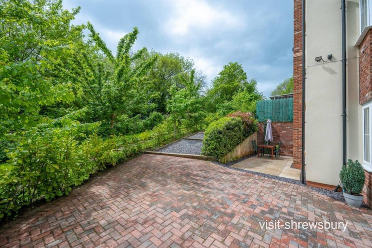 Others 5, Personal En-suite, Shropshire