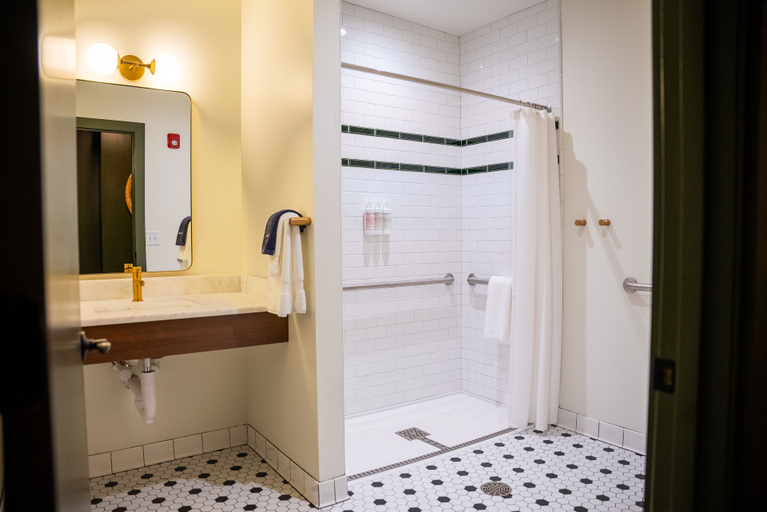 Bathroom 3, 우드워드 호텔, Bibb