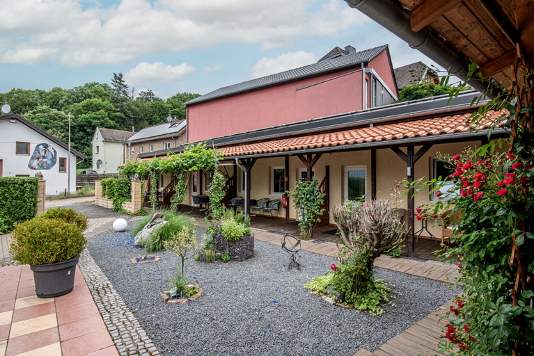 Exterior & Views 1, Zum Schwan Garni, Euskirchen