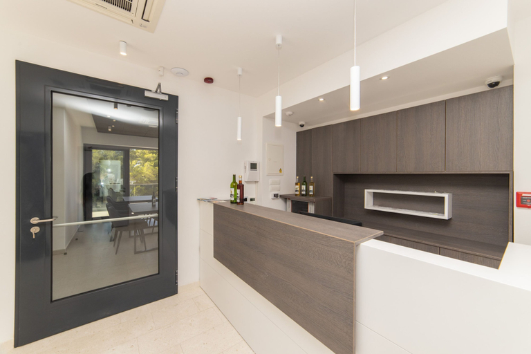 Room 4, Altiora Prestige Residence 202, Gradac