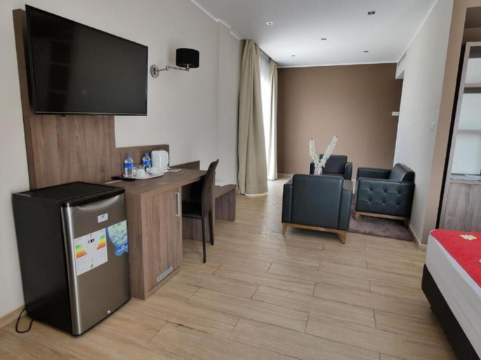 Others 5, Hotel Zenith, Oran