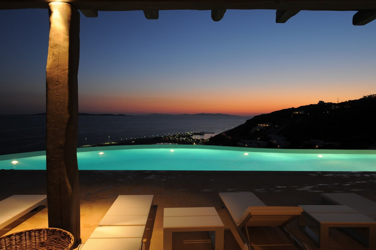 Room 3, Etoile in Tourlos With 7 Bedrooms and 9 Bathrooms, South Aegean