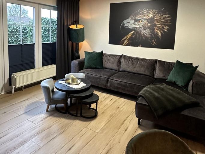 Others 3, Maila - MarBi Alles inbegrepen., Friesland