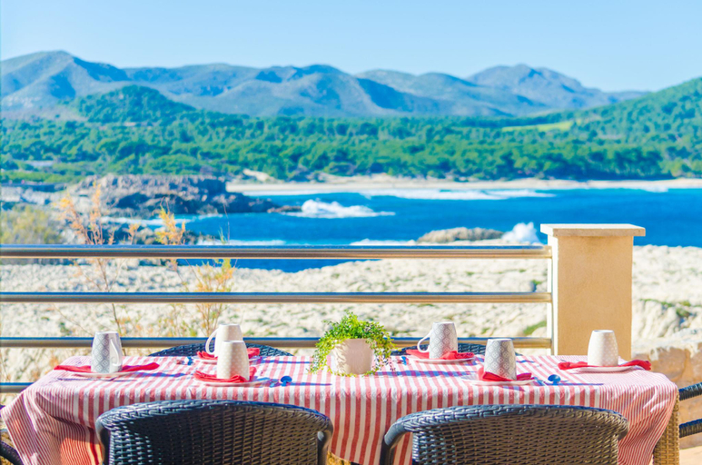 Food & Drinks 5, CALA LLITERES 5, Baleares