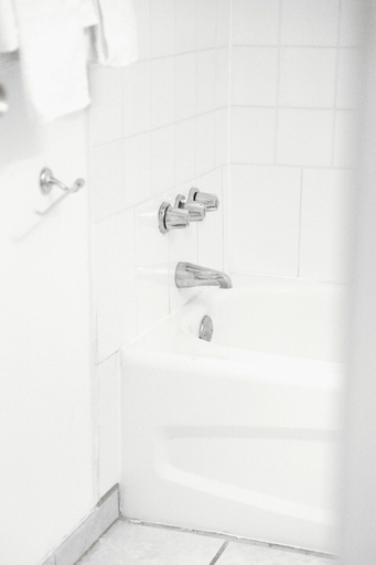 Bathroom 3, Midtown Premium, Division No. 11