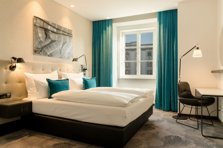Bedroom 4, Motel One Linz-Hauptplatz, Linz