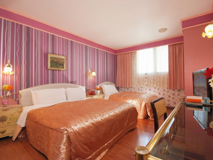 Bedroom 5, Chiao Yua Hotel, Taichung