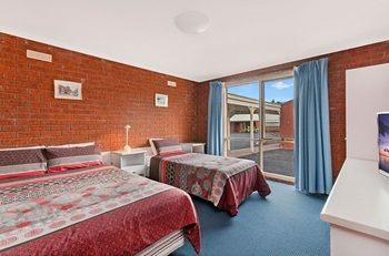 Others 4, WHALERS REST MOTOR INN, Glenelg - Portland
