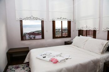 Others 4, Izmit Otel, Izmit