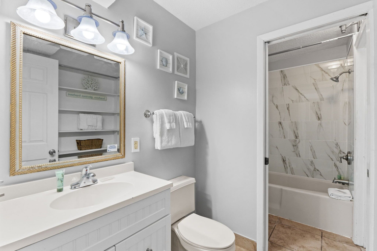 Bathroom 4, Summit by Book That Condo, Bay