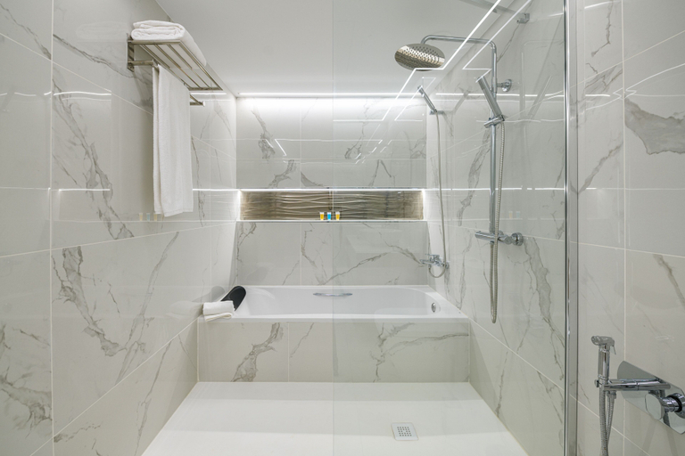 Bathroom 4, Grand Horizon Luxury Boutique Suites, Las Palmas