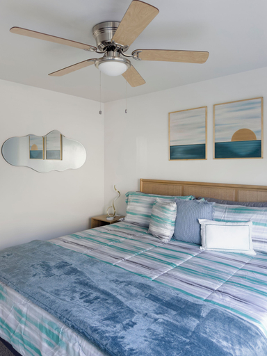 Interior 2, Quaint Mid-century Cottage by the Coast, Ventura