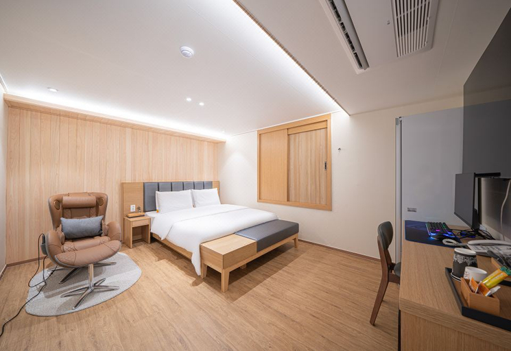 Bedroom 2, Changwon Sangnam-dong Q, Changwon