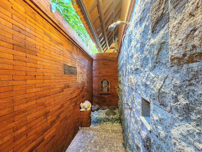 Bathroom 2, Villa Hibiscus Sanur by Nagisa Bali, Denpasar