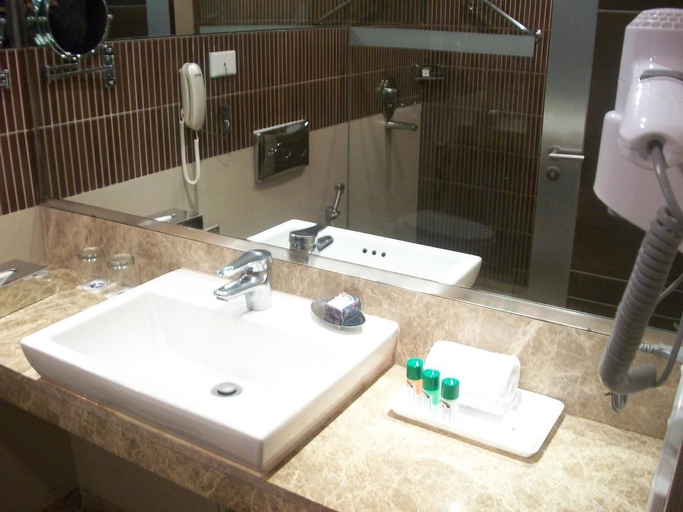 Bathroom 4, Fortune Park Panchwati, Kolkata - Member ITC Hotels' Group, Haora