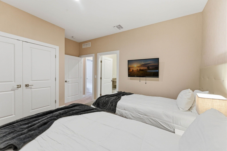 Room 5, Magic Village 4br, Spacious and Stylish, Osceola