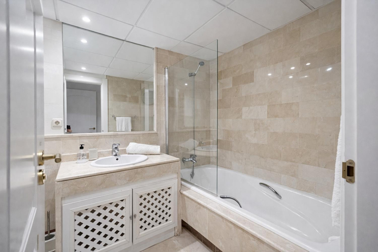 Bathroom 2, Marbella Puente Romano Puerto Banus, Málaga