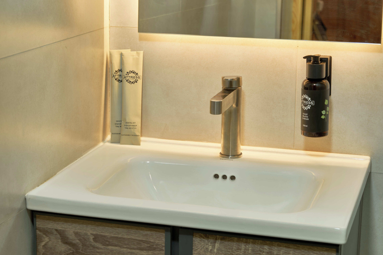 Bathroom 4, Pristine Hotel, Bishkek