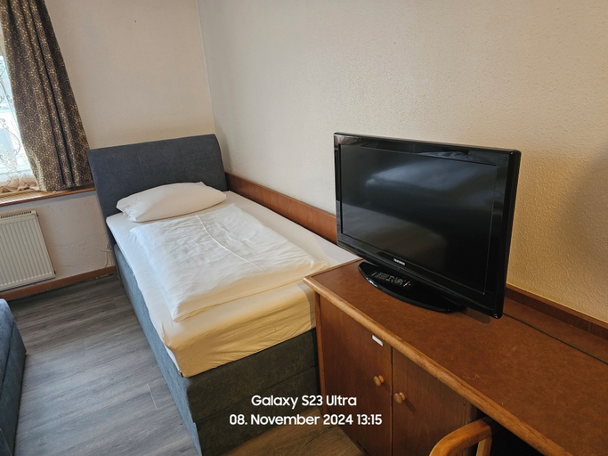 Bedroom 3, Hotel Shawi, Darmstadt-Dieburg