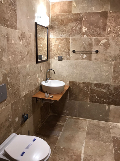 Bathroom 3, Hydros Cave Suit, Nevşehir