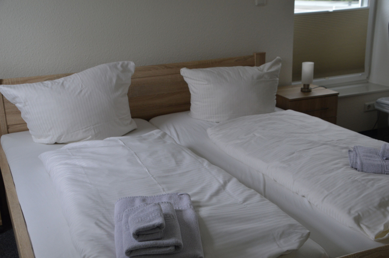 Bedroom 3, Hotel Zum Großen Krug, Aurich
