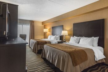 Others 3, Quality Inn, Simcoe