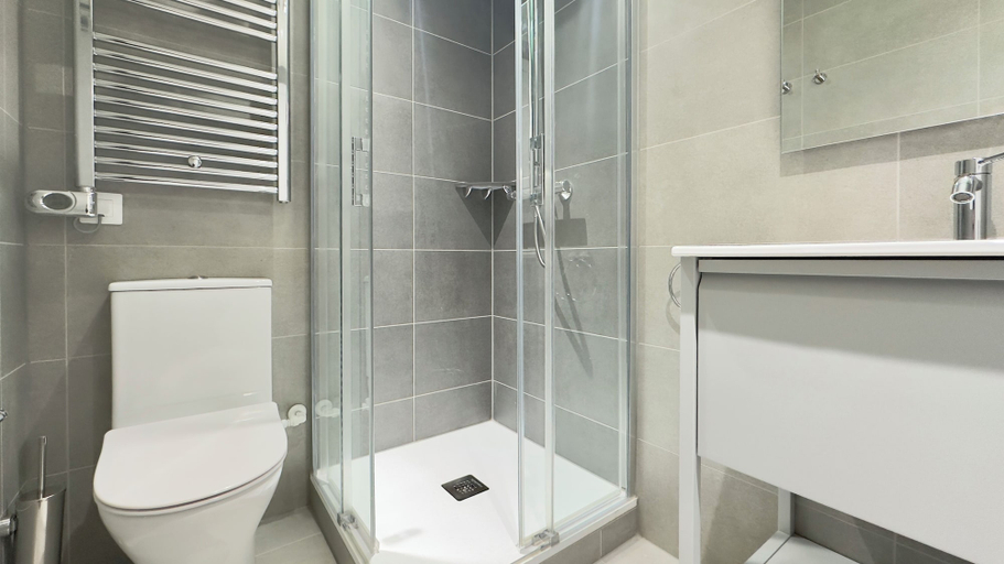 Bathroom 3, Victory Suites, Gibraltar