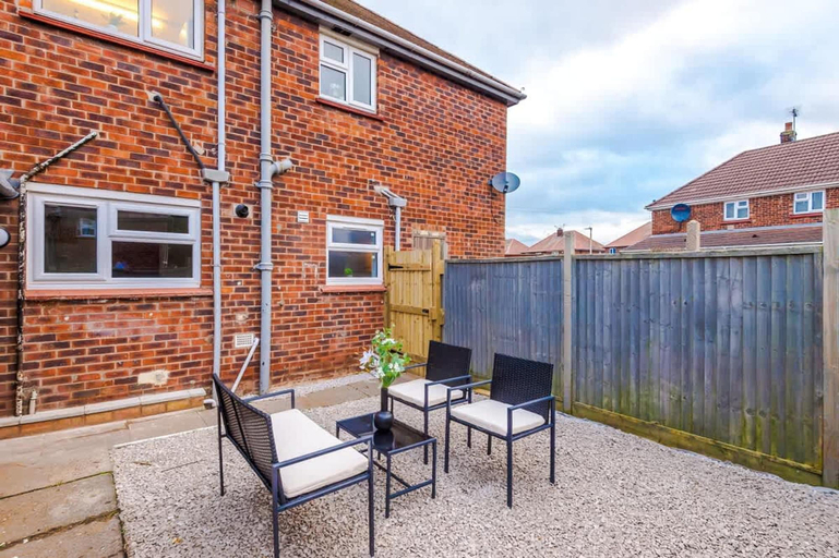 Room 3, NEW Spacious Apartment Ideal for Business Work, Cheshire East