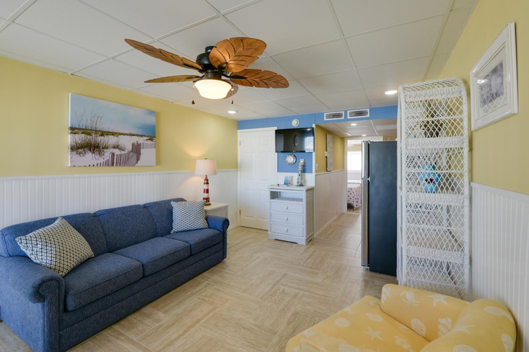 Others 5, Updated Oceanside Condo - 5 Miles to Cape May!, Cape May