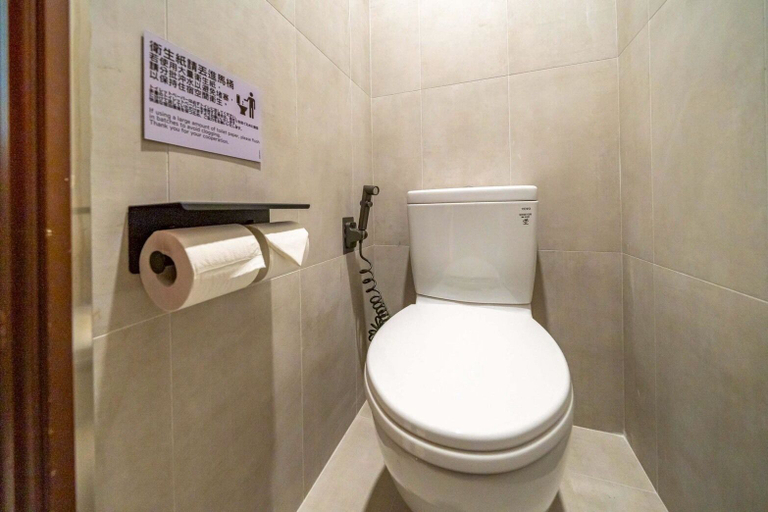 Bathroom 5, Wanna Inn, Tainan