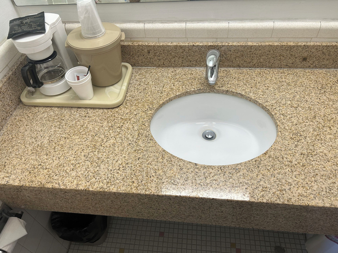 Bathroom 3, Oregon Trail Motel, Malheur