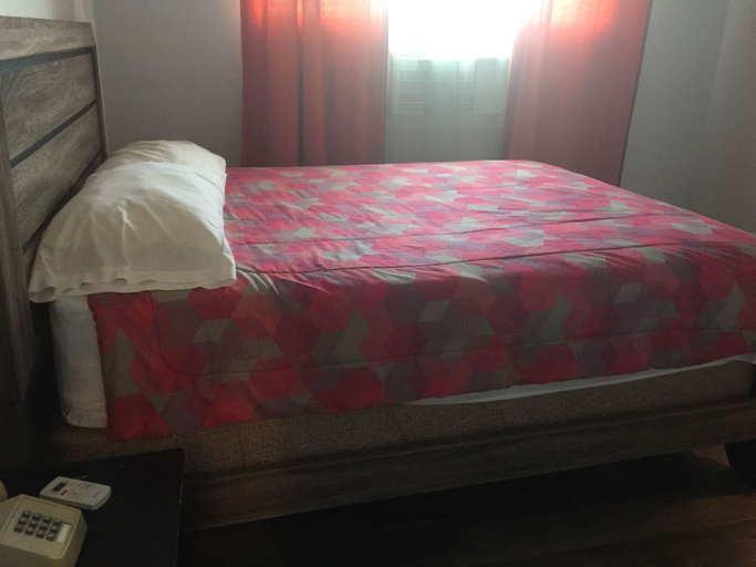 Bedroom 4, Tradewinds Hotel LAX Airport, Los Angeles