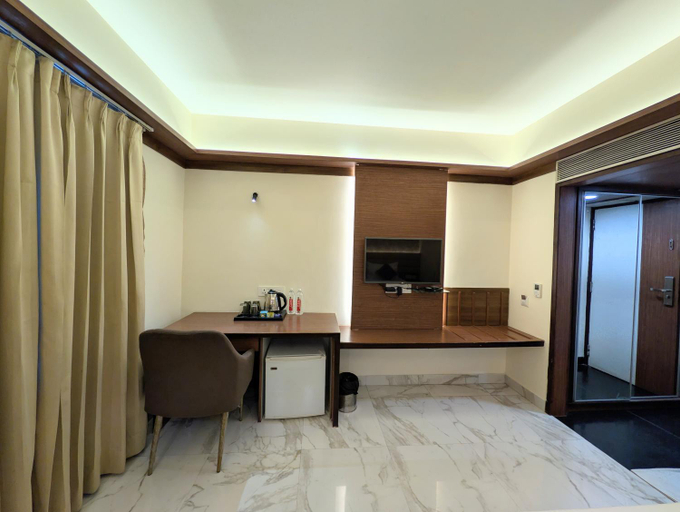 Bedroom 3, Solaris Hotel and Club, Indore