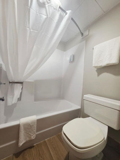 Bathroom 4, Park Inn by Radisson, Pigeon Forge South, Sevier