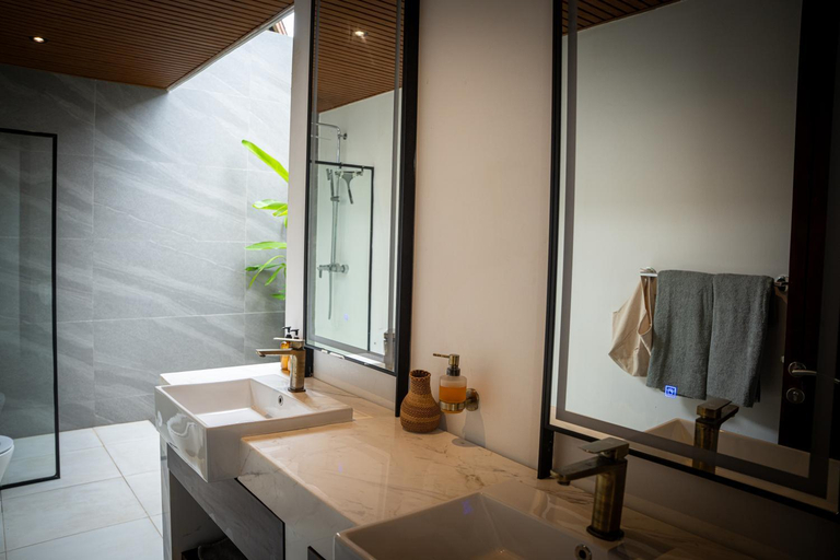 Bathroom 3, Emerald Villas by Paje Emerald Escapes Ltd, Kusini