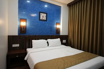 Others 4, Hotel Majestique pune, Pune