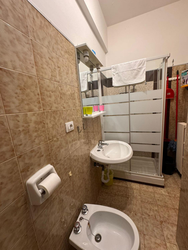 Bathroom 3, MONOLOCALI DA VINCI, Ancona