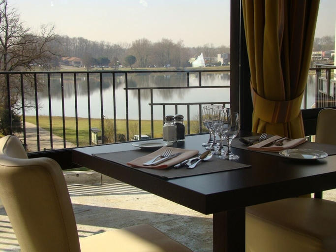 Others 4, Brit Hotel du Lac, Landes