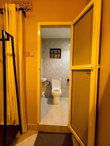 Bathroom 3, msafiri haven, Moshi Urban