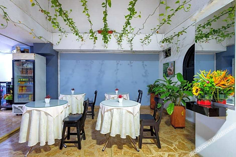 Food & Drinks 5, Ayenda 1234 Imperio 70, Medellín