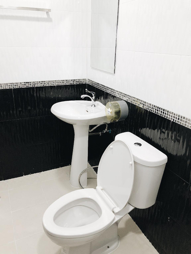 Bathroom 4, Boxotel, Muang Maha Sarakam