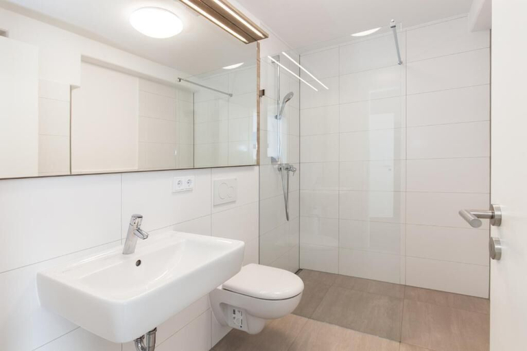 Bathroom 5, Aparthotel Oberfeld West, Selbstversorgerhotel, self-check-in, München