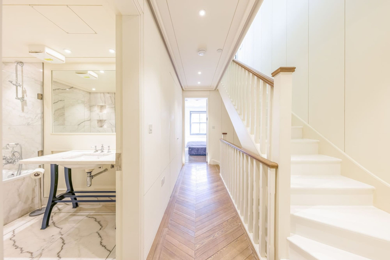 Room 4, no 12 OG Townhouse-industrial Chic Design Primrose Hill 12, London