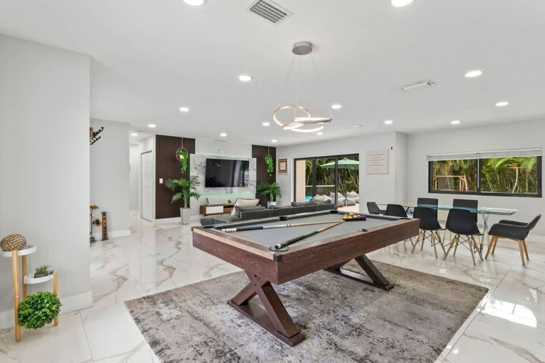 Game room 2, Heated Pool Villa in Miami by Glam Homes, Miami-Dade