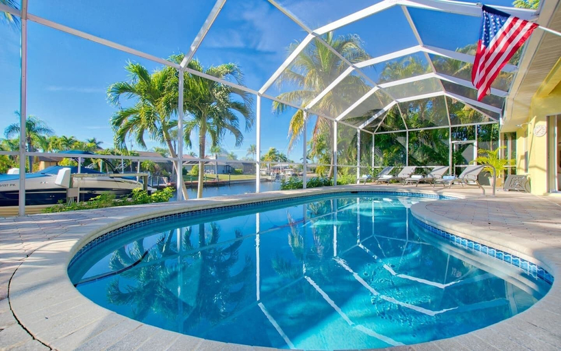 Pool, Villa Viscaya, Lee