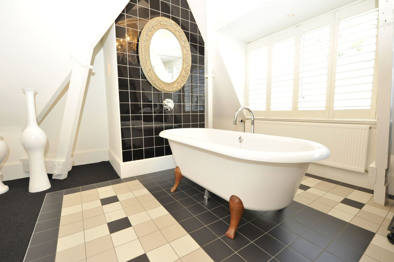 Bathroom 3, ラントフッド フイゼ ベルゲン, Vught