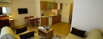 Others 3, Dort Mevsim Suit Otel, Merkez