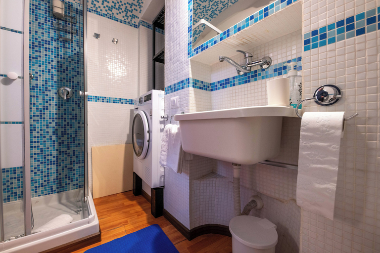 Bathroom 3, Yenne Home, Cagliari