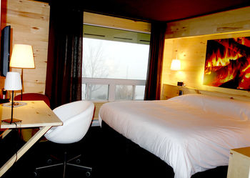 Others 4, Hotel Horizon, Brome-Missisquoi