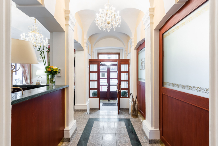 Others 3, Hotel Libero, Praha 5